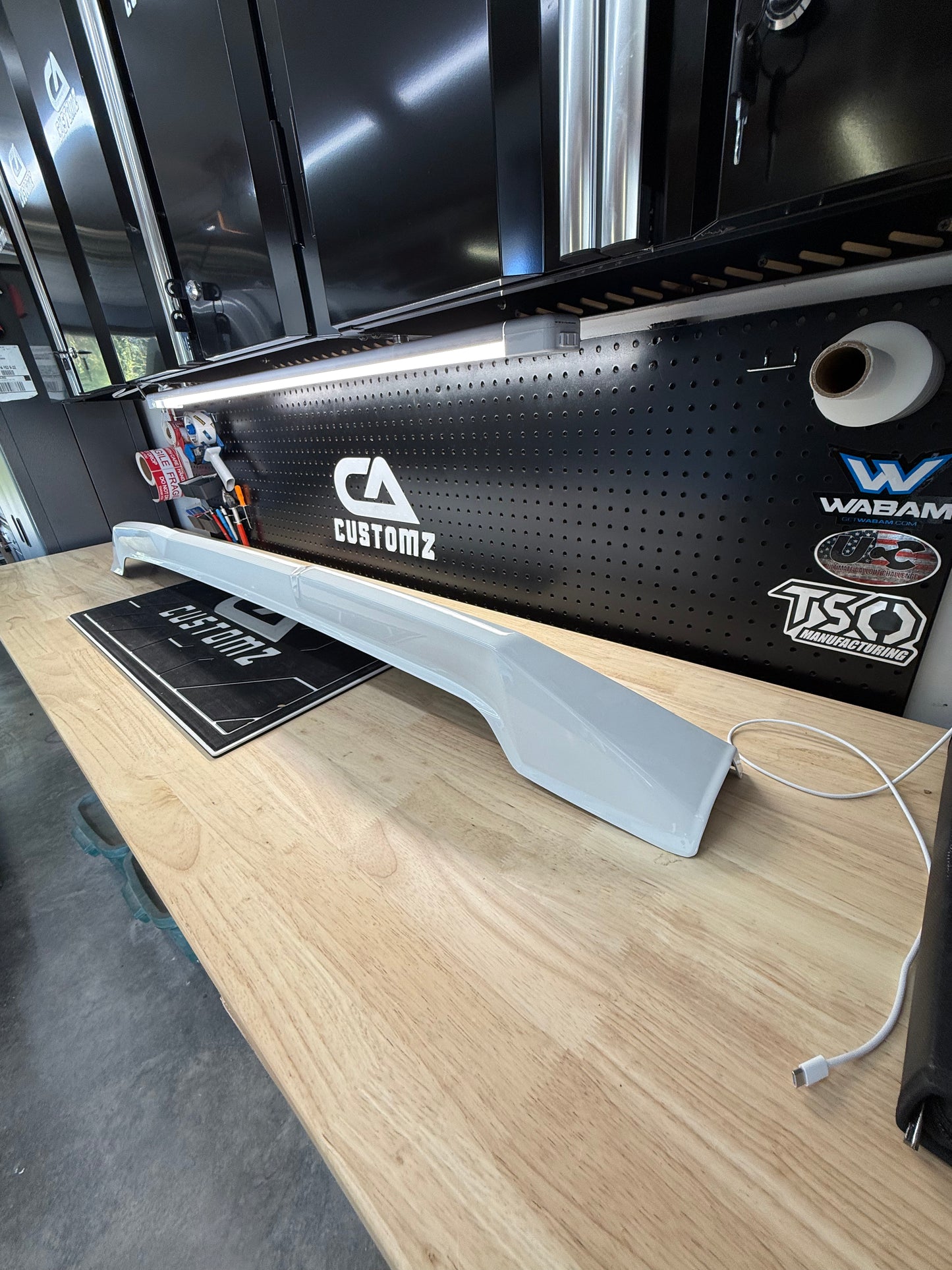 09-21 Ram Tailgate Spoiler